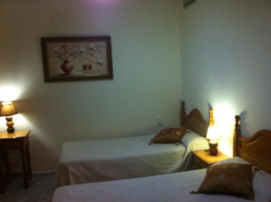 Hostal Neptuno Caces الغرفة الصورة