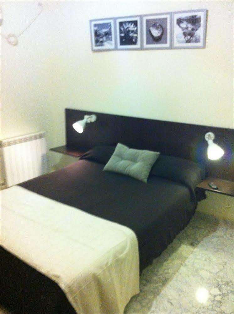 Hostal Neptuno Caces المظهر الخارجي الصورة